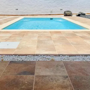 Canaryislandshost L My Nest España